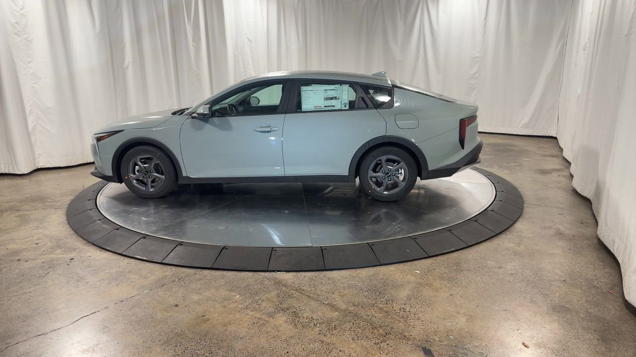 New 2025 Kia K4 LXS image 7