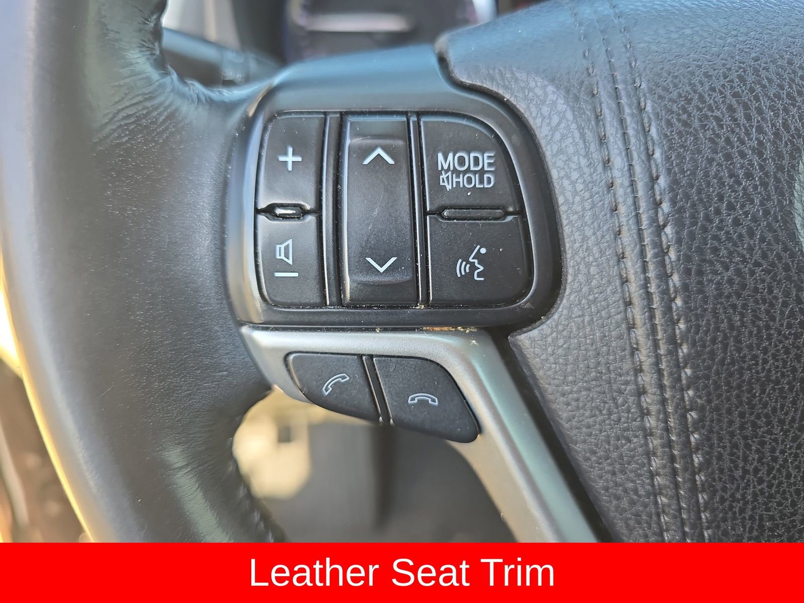 Used 2017 Toyota Highlander XLE image 24