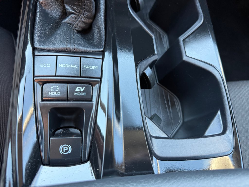 Used 2026 Toyota Camry LE AWD/4WD image 38