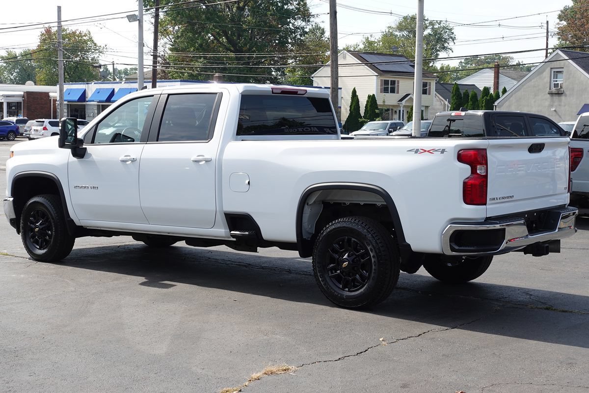 Used 2025 Chevrolet Silverado 2500 LT w/ Convenience Package AWD/4WD image 2