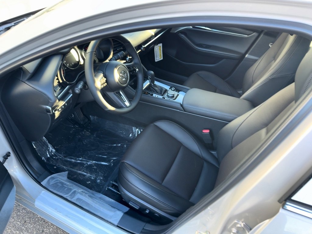 New 2026 MAZDA MAZDA3 Hatchback w/Premium Plus Pkg image 9