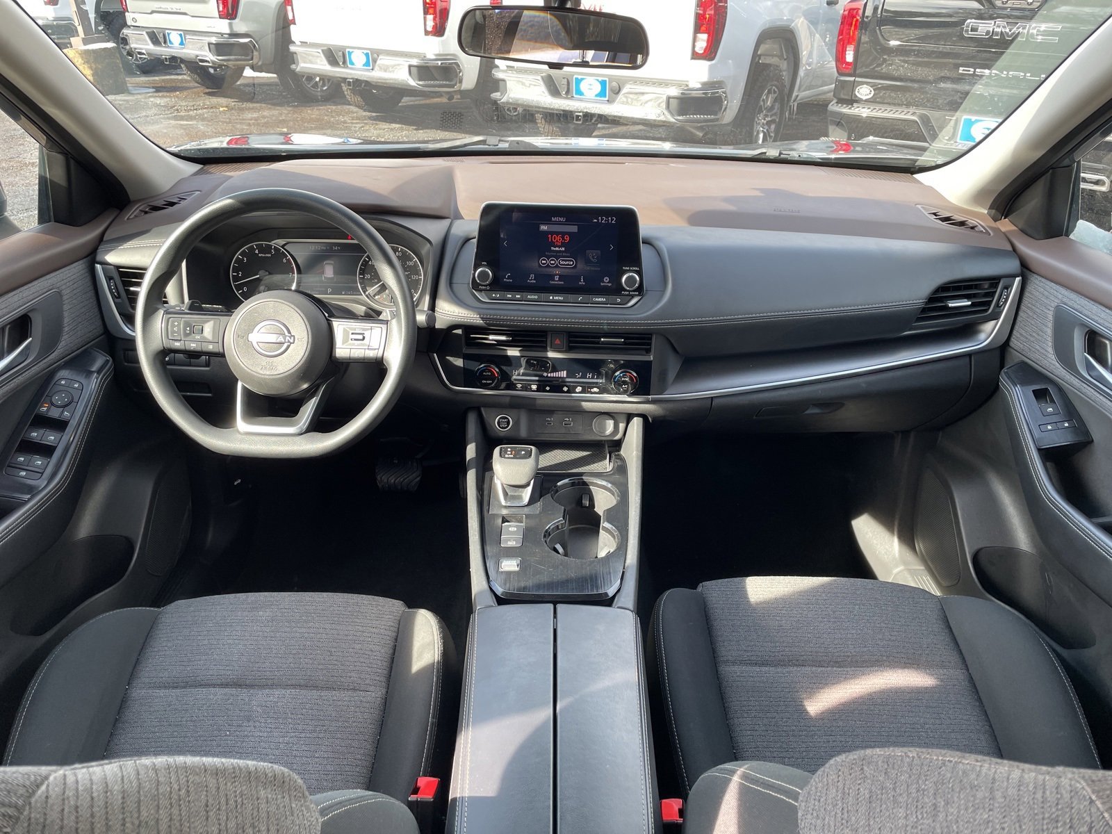 Used 2023 Nissan Rogue SV image 22