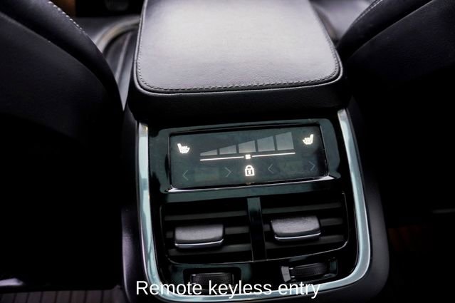 Used 2022 Volvo XC90 T6 Inscription w/ Advanced Package image 11