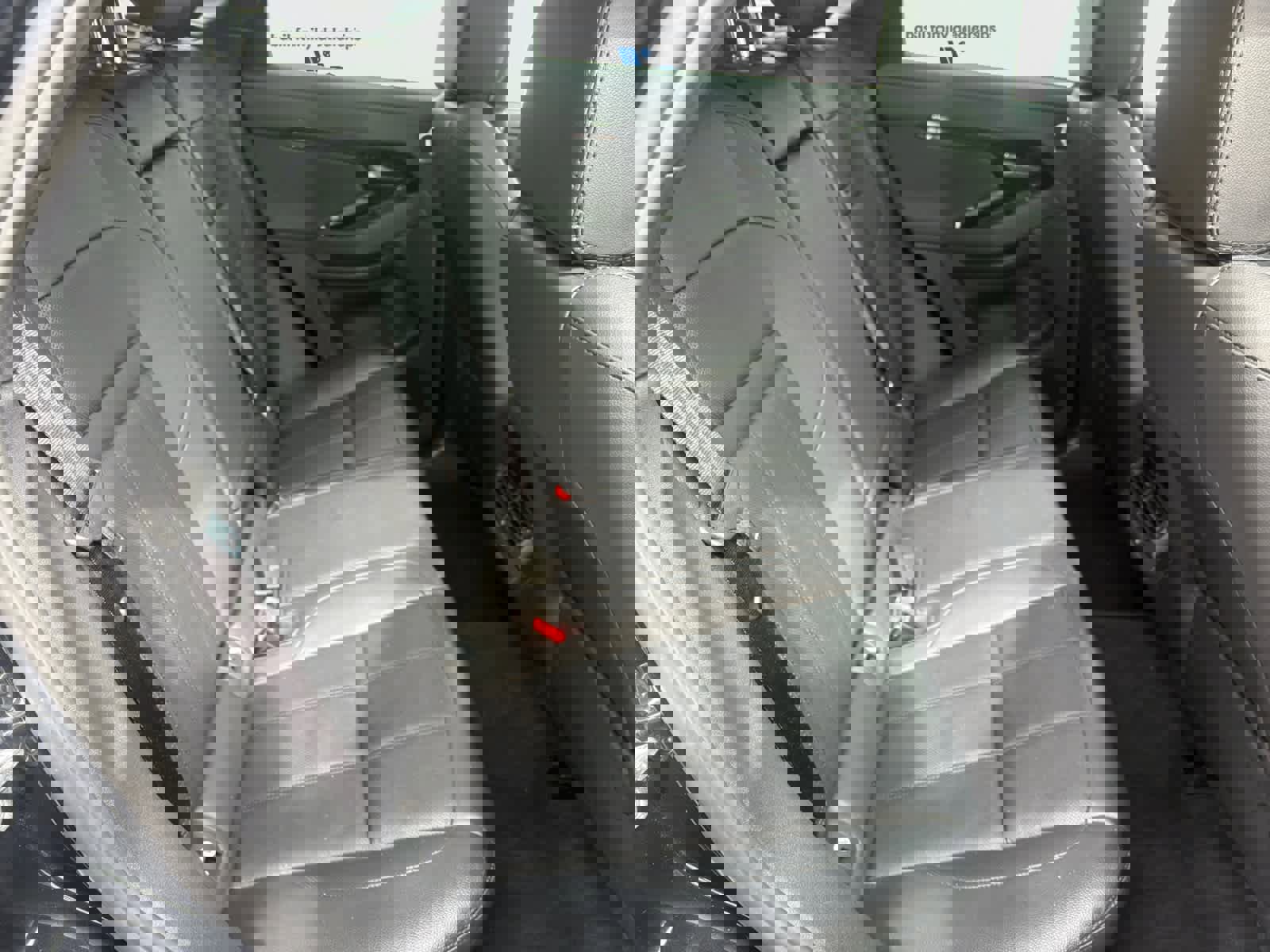 Used 2024 Land Rover Range Rover Evoque Dynamic SE image 19