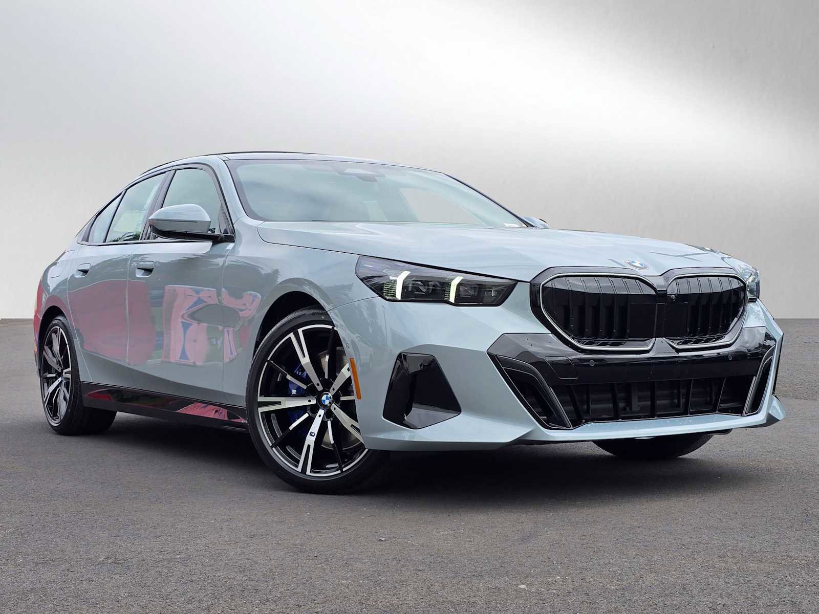 New 2026 BMW 540i xDrive w/ M Sport Package