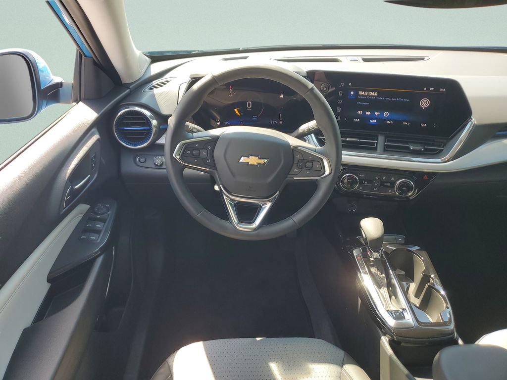 Used 2026 Chevrolet Trax LT w/ Driver Confidence Package image 15