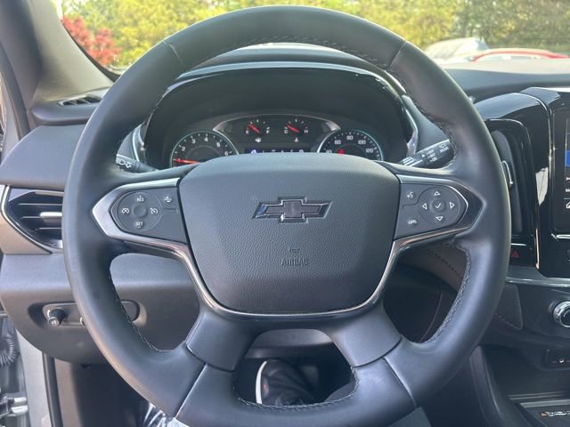 Used 2023 Chevrolet Traverse LT w/ Midnight/Sport Edition image 5