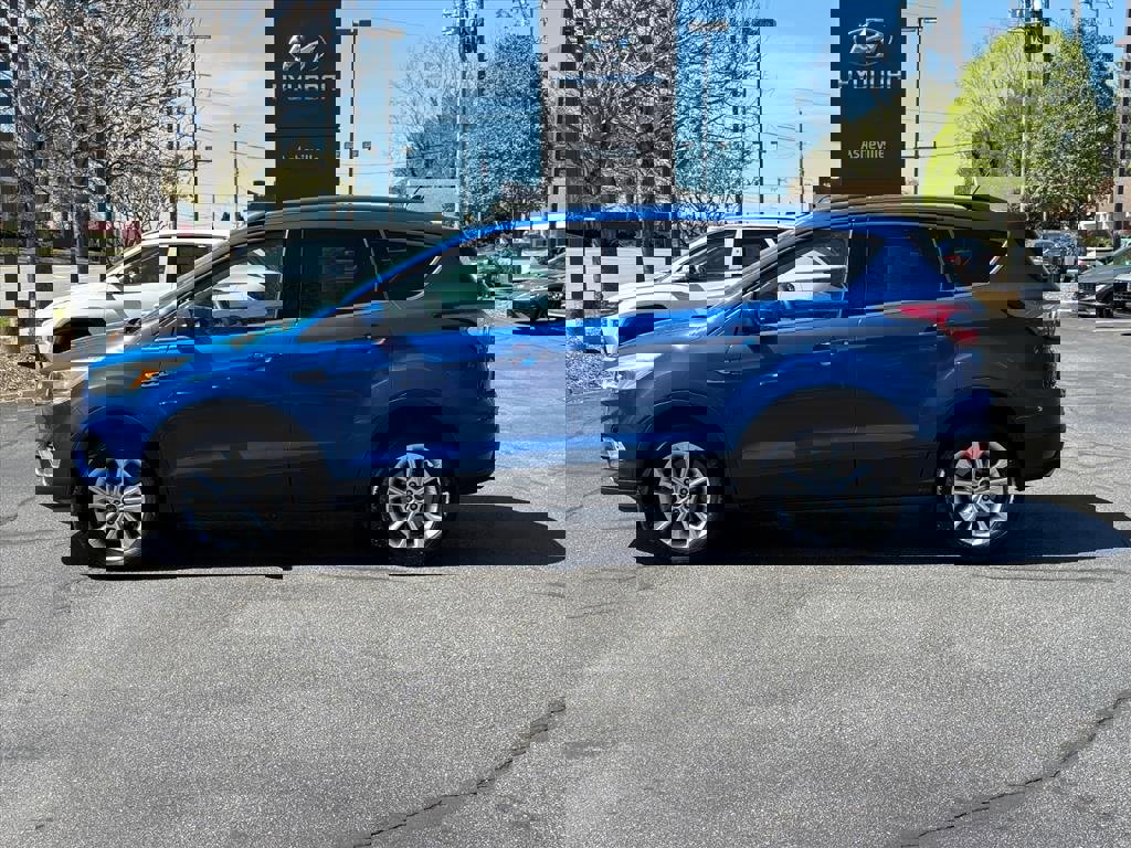 Used 2018 Ford Escape SE w/ SE Sync 3 Package image 3
