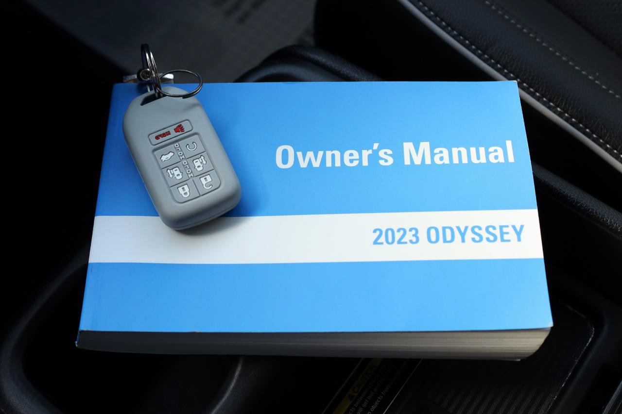 Used 2023 Honda Odyssey Elite image 12