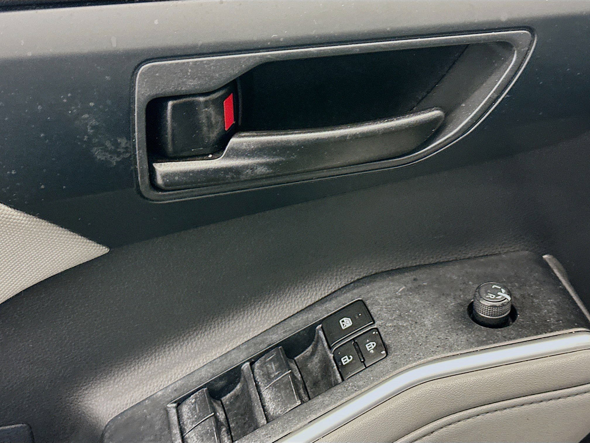 Used 2023 Toyota Highlander LE image 15