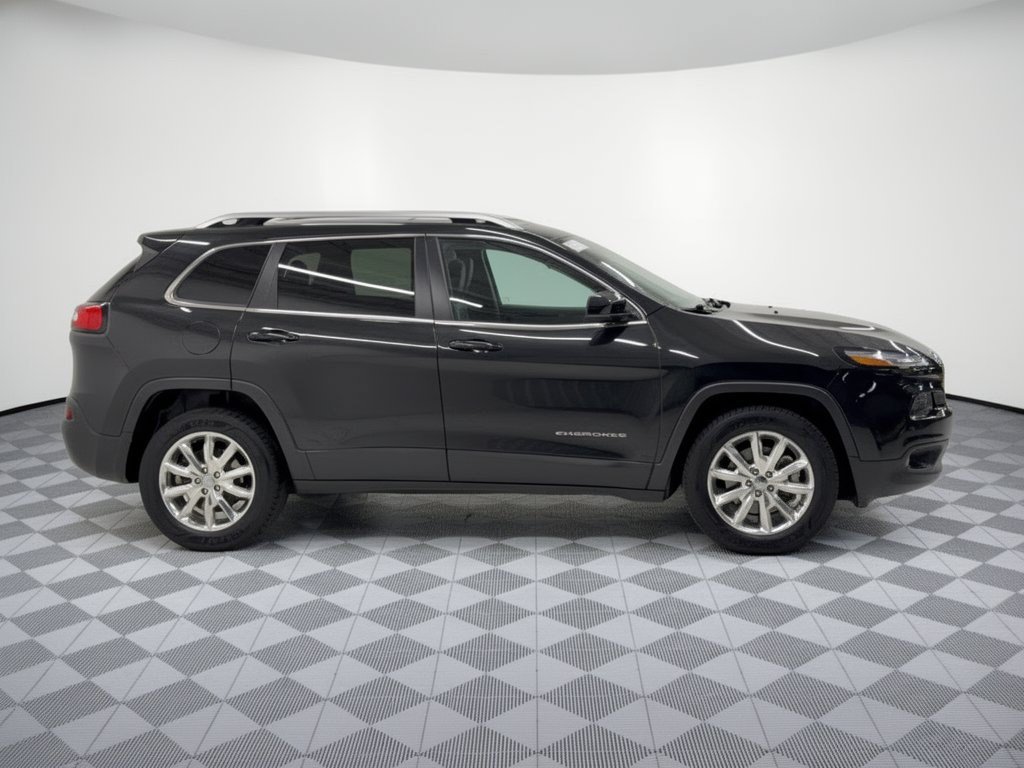 Used 2015 Jeep Cherokee Limited w/ Trailer Tow Group AWD/4WD image 8