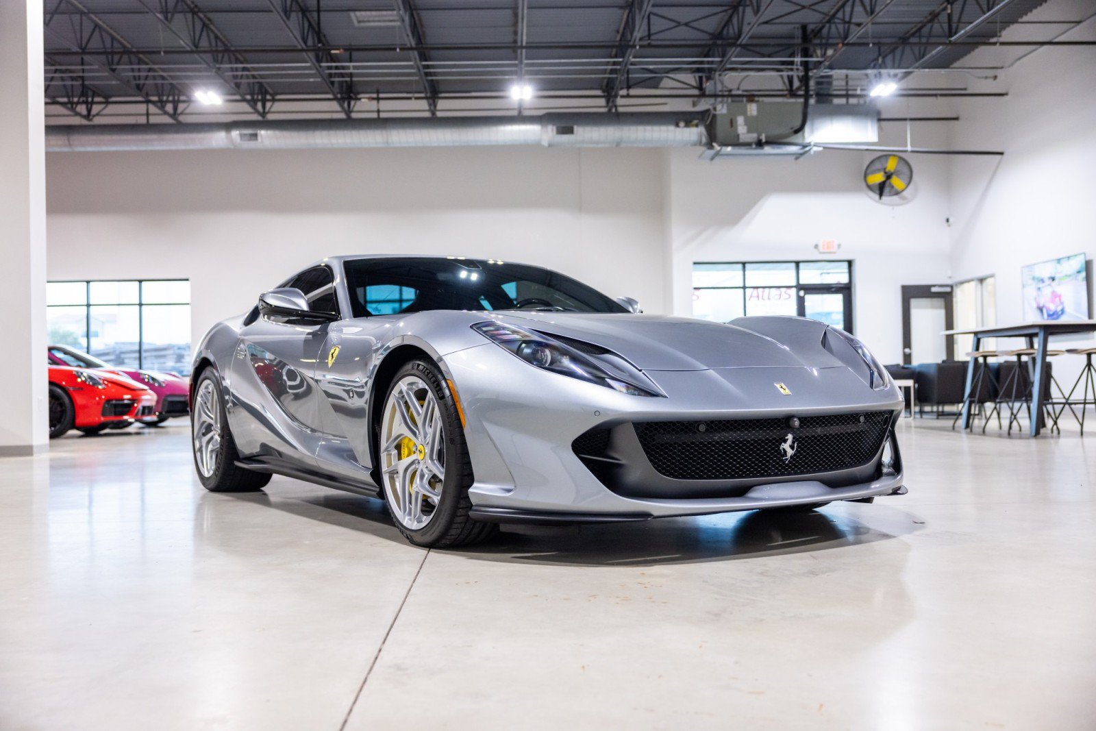 Used 2019 Ferrari 812 Superfast RWD image 3