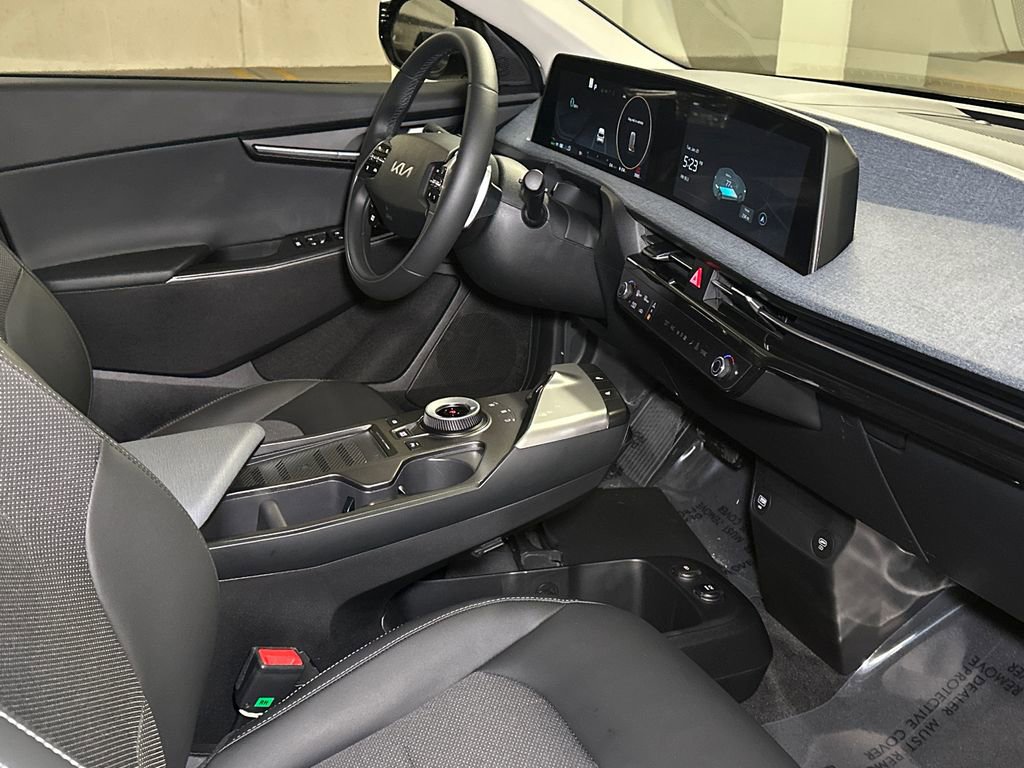 Certified 2024 Kia EV6 Light image 13