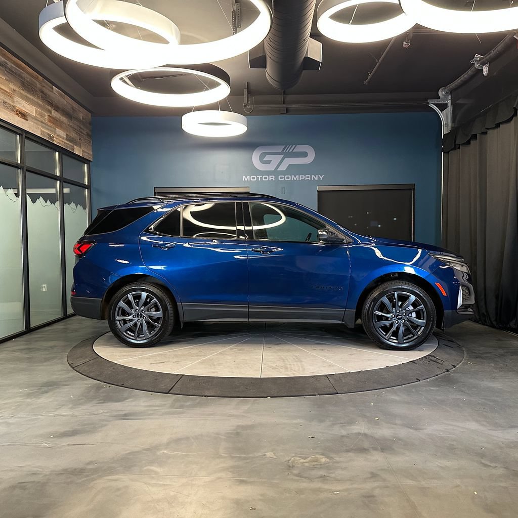 Used 2022 Chevrolet Equinox RS w/ RS Leather Package AWD/4WD image 2