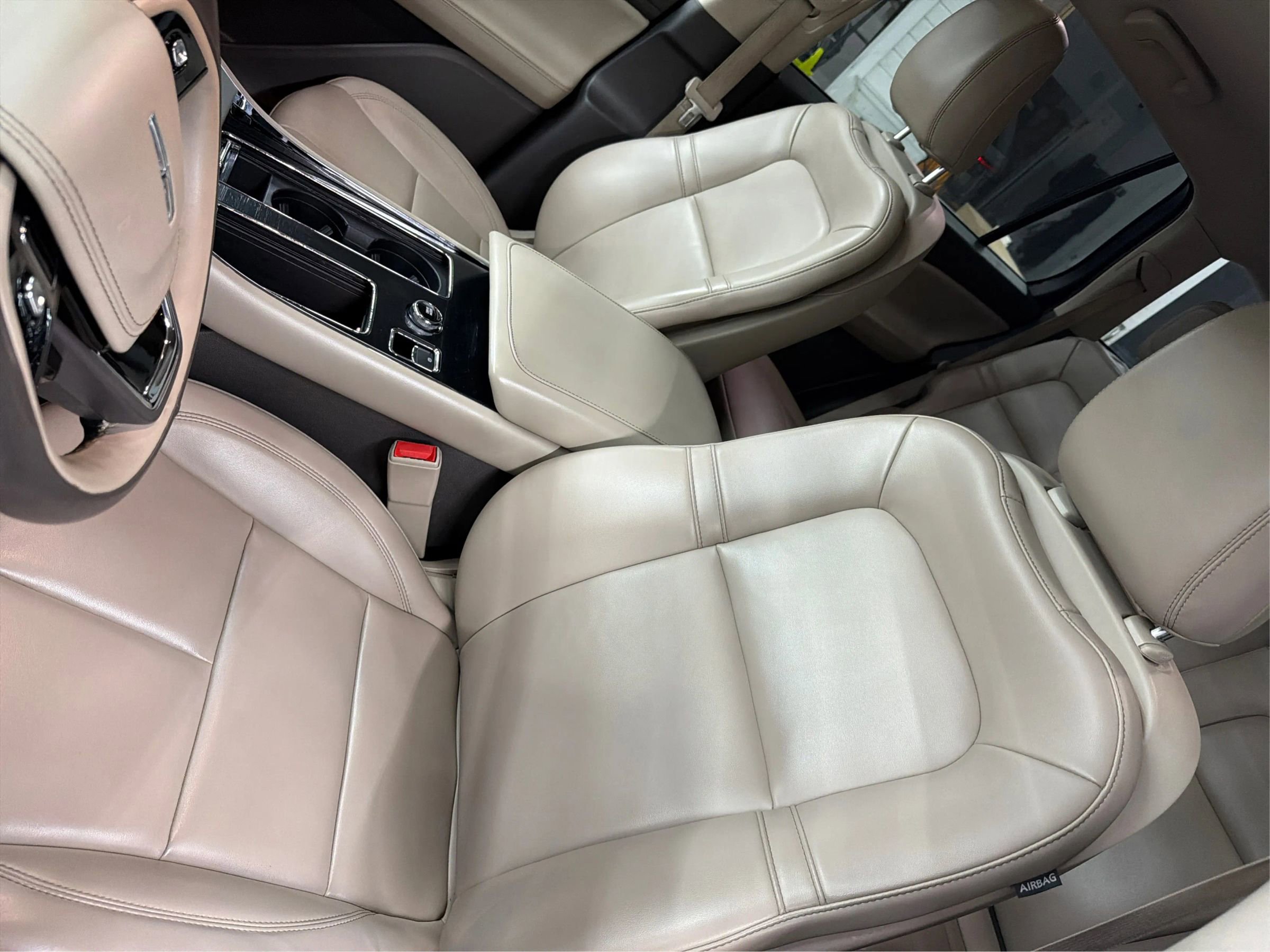 Used 2021 Lincoln Aviator AWD w/ Elements Package image 34