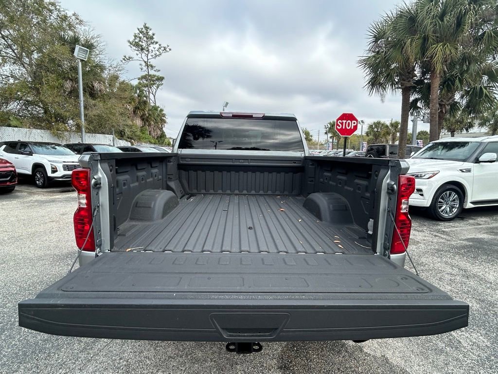 Used 2024 Chevrolet Silverado 2500 Custom w/ Custom Value Package image 11