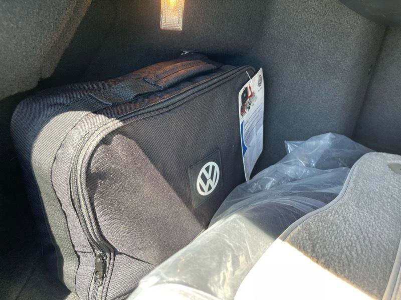 Used 2015 Volkswagen Beetle 1.8T FWD image 42