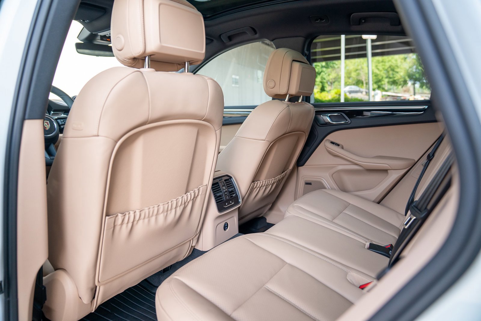 Certified 2025 Porsche Macan image 20