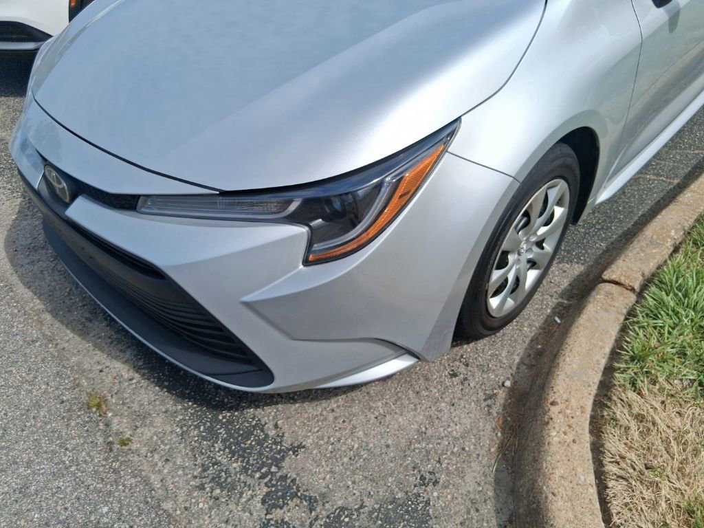 Used 2023 Toyota Corolla LE image 9
