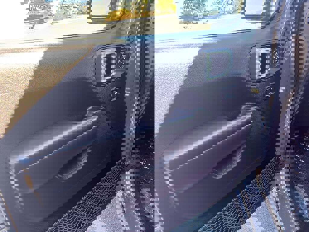 Used 2021 Jeep Gladiator Rubicon image 8