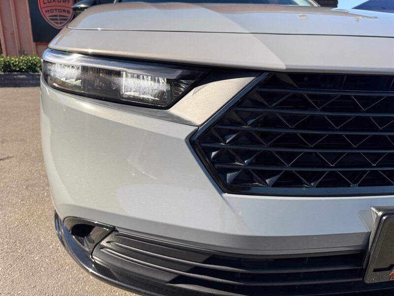 Used 2025 Honda Accord Sport-L image 4