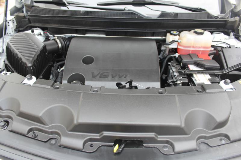 Used 2023 Chevrolet Traverse LT image 48