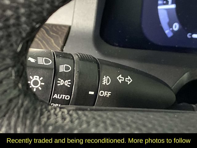 Used 2024 Toyota Tacoma Limited w/ Limited Package (LT) AWD/4WD image 18