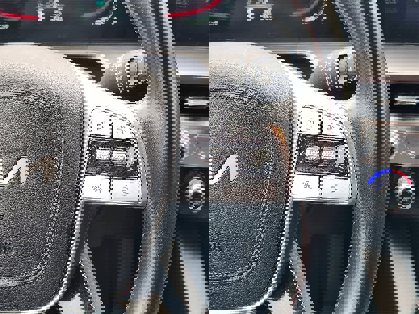 Used 2023 Kia Telluride LX image 27