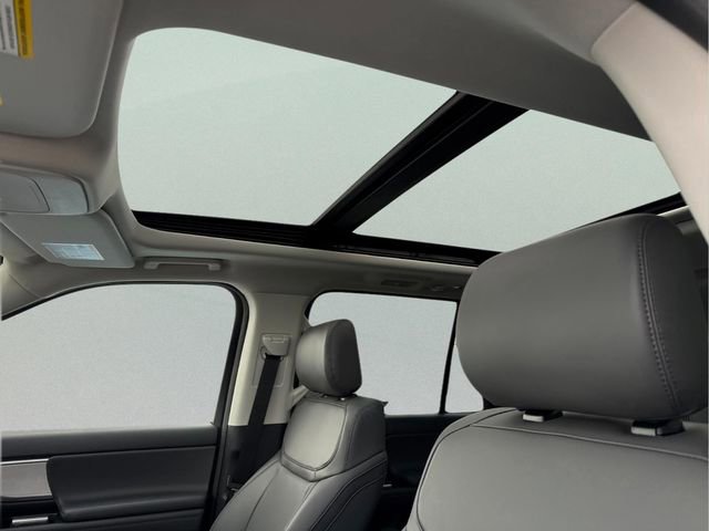 New 2026 Ford Expedition Active image 10