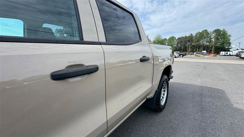 Used 2024 Chevrolet Colorado W/T image 14