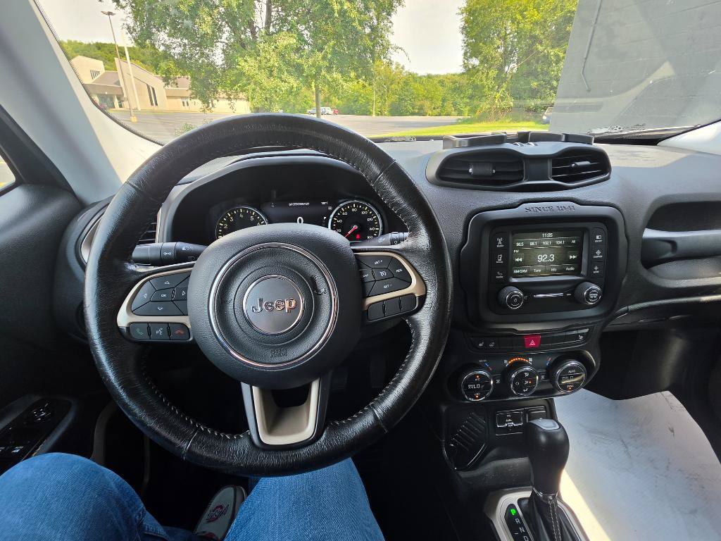 Used 2015 Jeep Renegade Limited FWD image 14