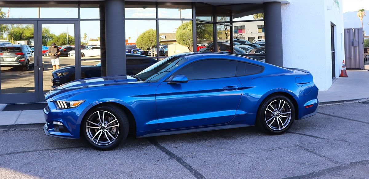 Used 2017 Ford Mustang Premium RWD image 4