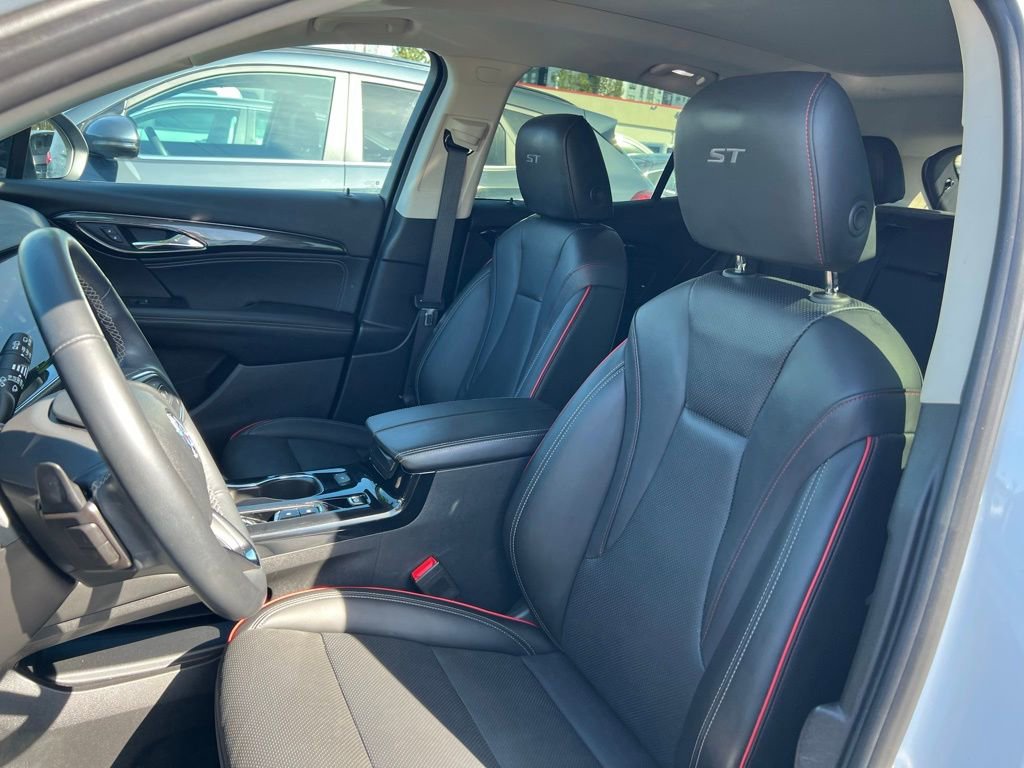 Used 2022 Buick Envision Essence w/ Technology Package I AWD/4WD image 13