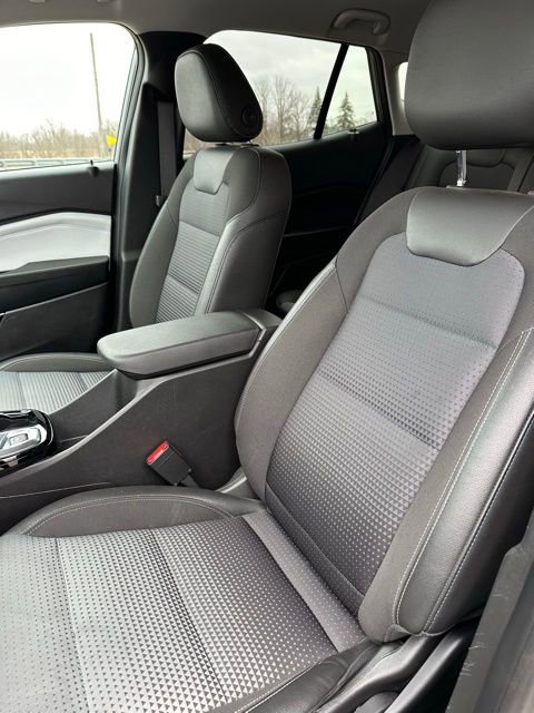 Used 2025 Chevrolet Trax LT image 22