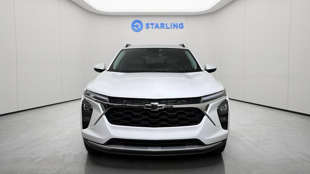 Certified 2025 Chevrolet Trax LT w/ Driver Confidence Package FWD image 16