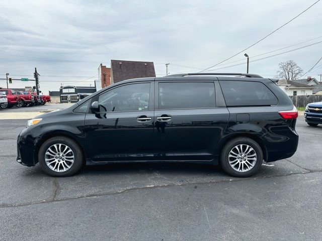 Used 2019 Toyota Sienna XLE image 4
