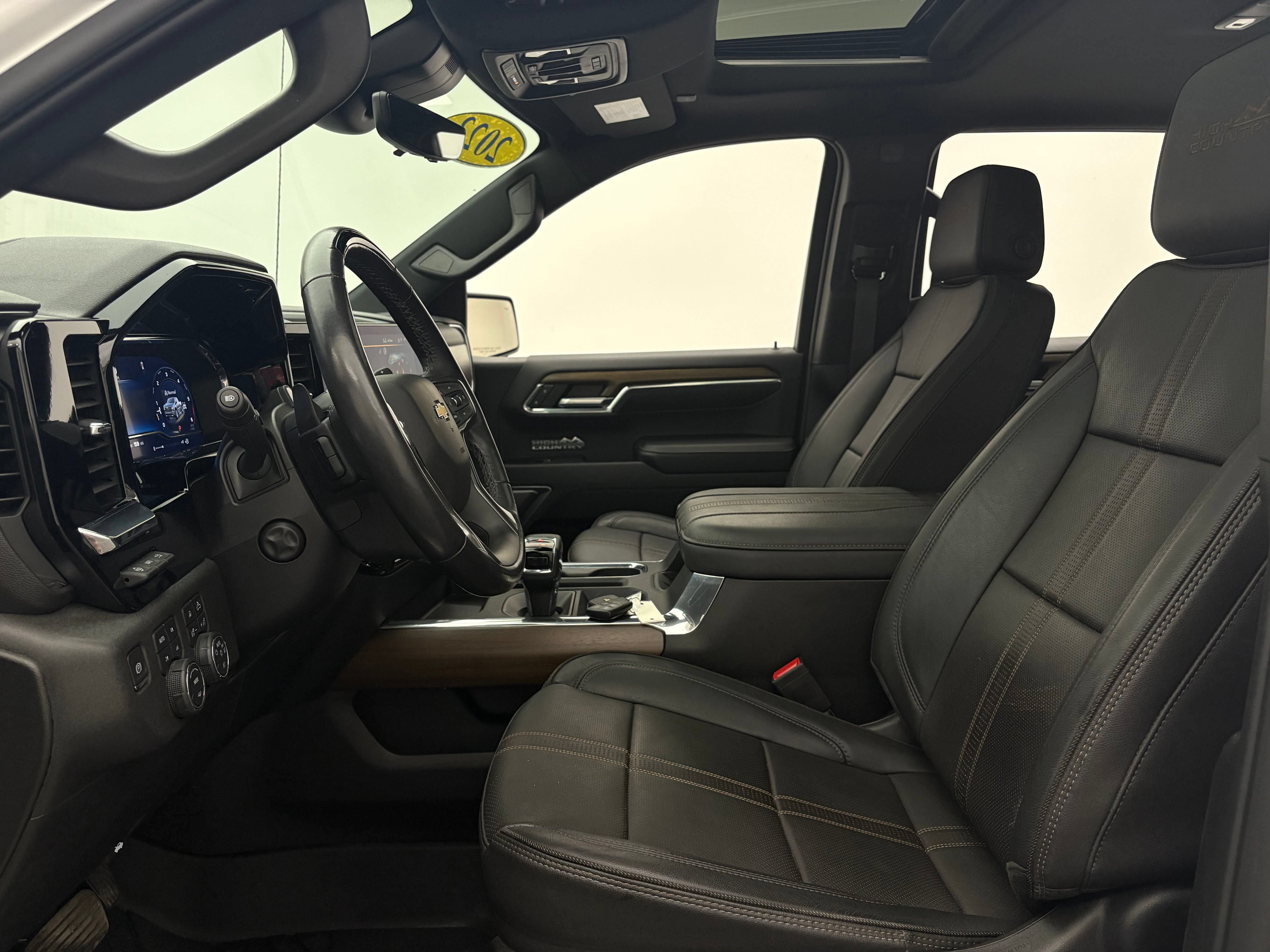 Used 2023 Chevrolet Silverado 1500 High Country AWD/4WD image 19