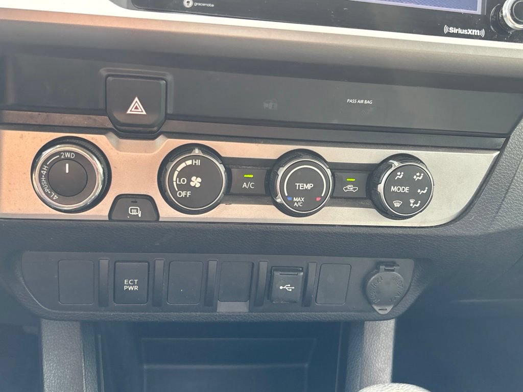 Used 2021 Toyota Tacoma SR5 w/ SR5 Appearance Package (SM) AWD/4WD image 13