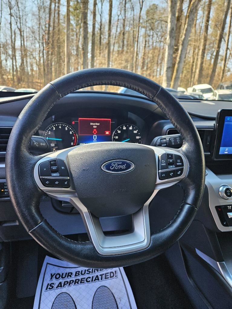 Used 2021 Ford Explorer XLT w/ Equipment Group 202A image 14