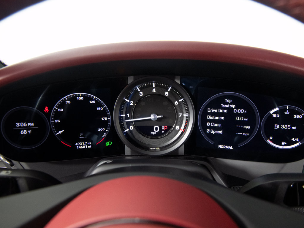 Used 2020 Porsche 911 Carrera 4S AWD/4WD image 17