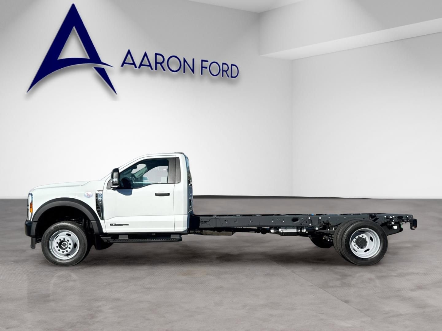 New 2026 Ford F550 4x4 Regular Cab Super Duty image 3