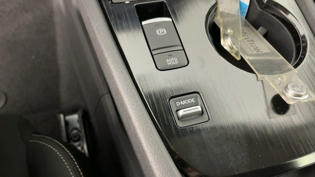 New 2025 Nissan Rogue S image 15