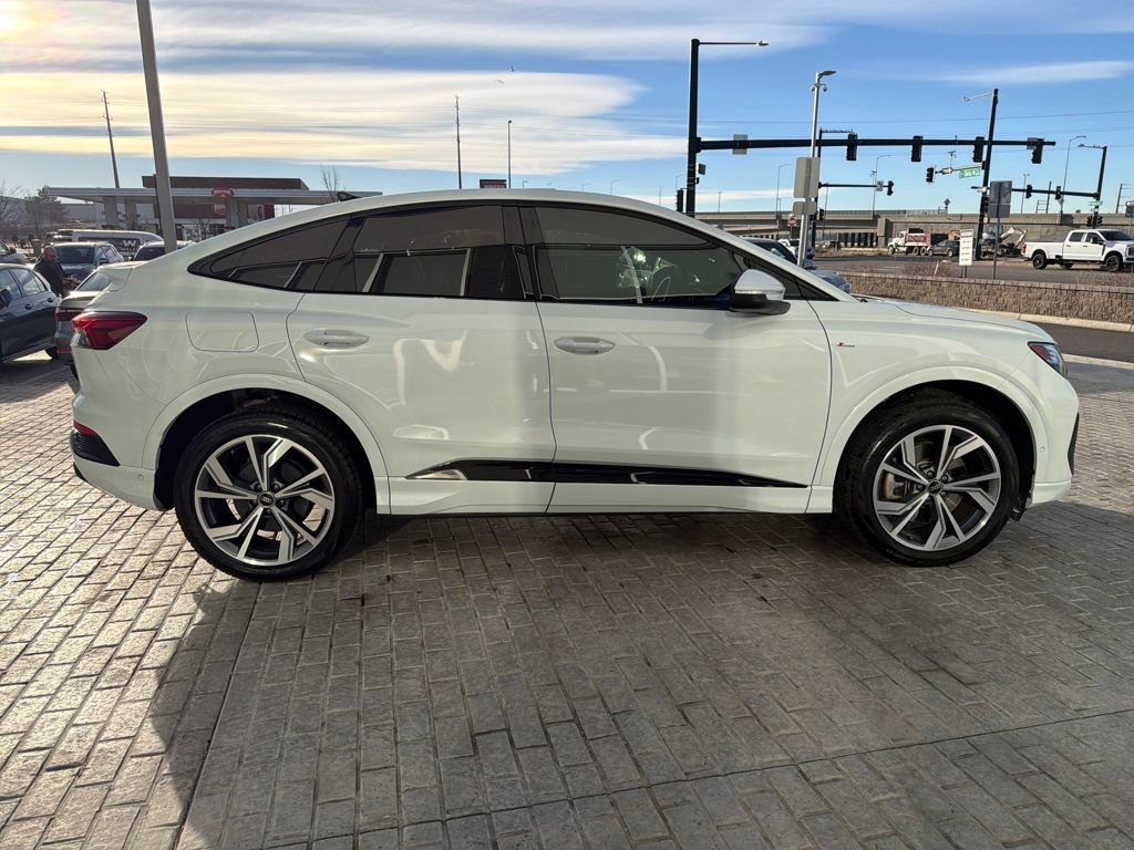 Used 2024 Audi Q4 e-tron Prestige w/ Black Optic Plus Package image 7