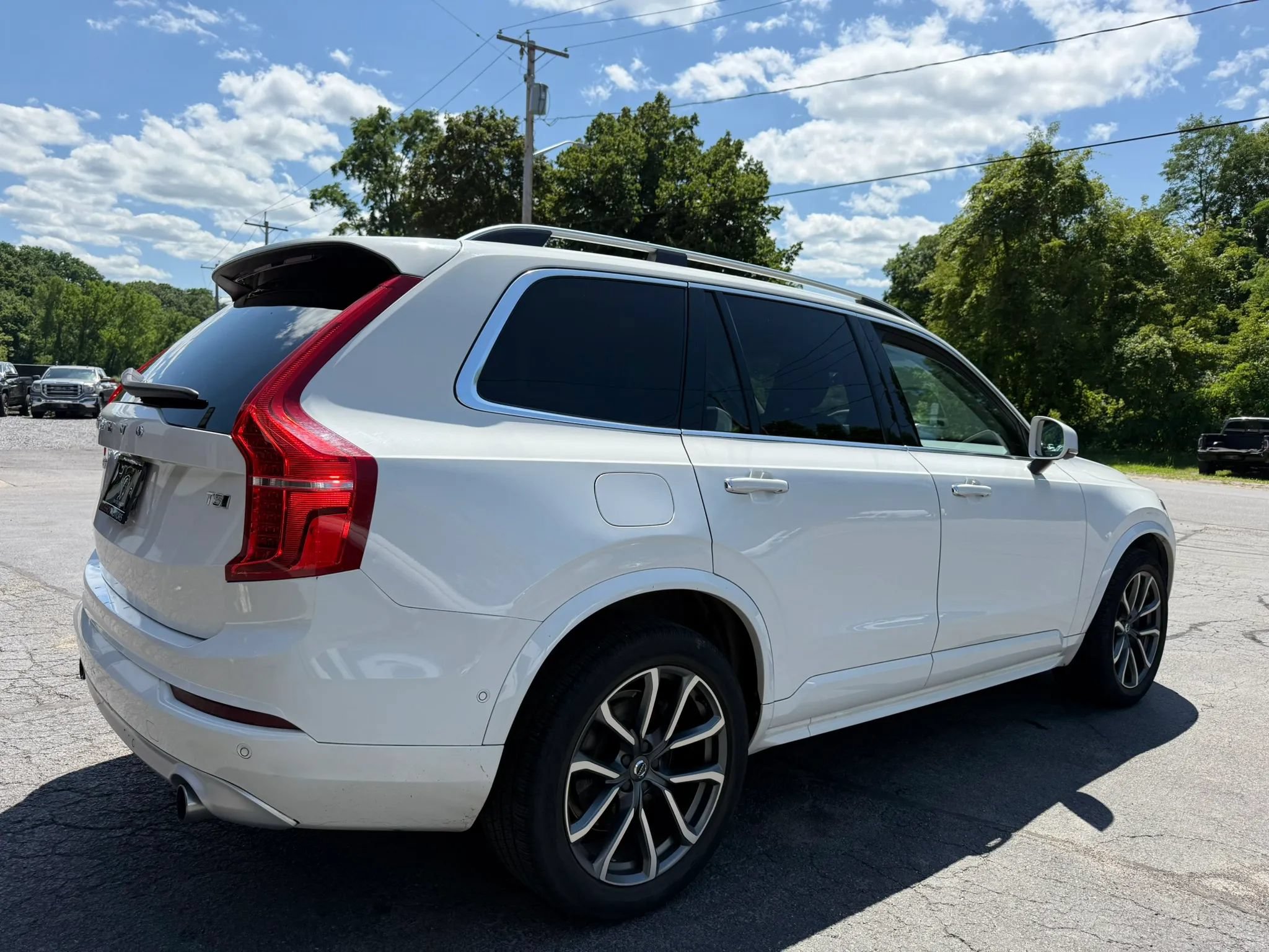 Used 2019 Volvo XC90 T5 Momentum w/ Advanced Package AWD/4WD image 6