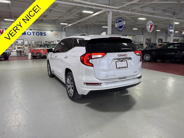 Used 2024 GMC Terrain Denali w/ Denali Premium Package image 3