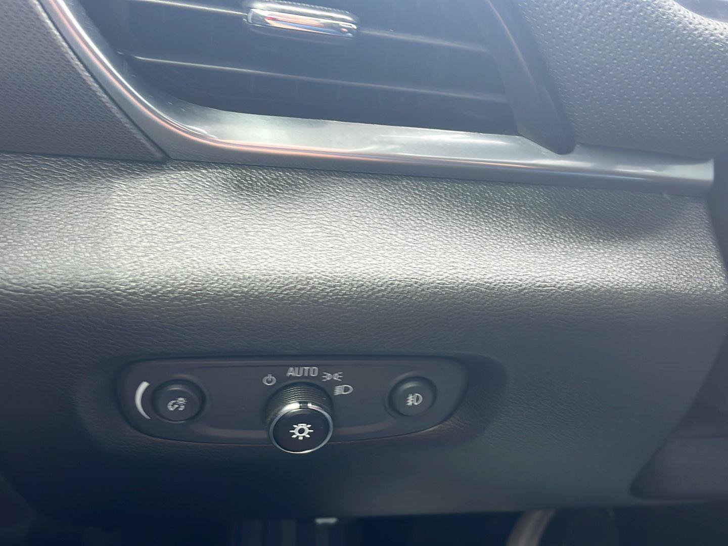 Used 2019 Chevrolet Traverse Premier AWD/4WD image 15