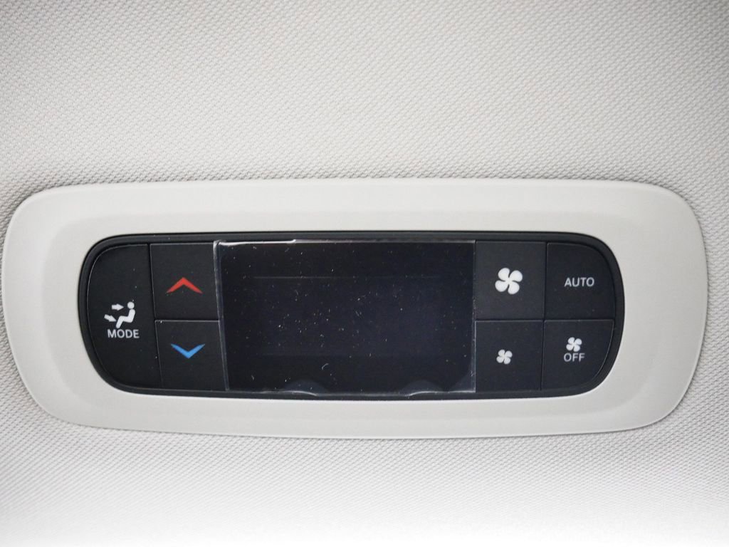 New 2024 Chrysler Pacifica Touring-L image 32