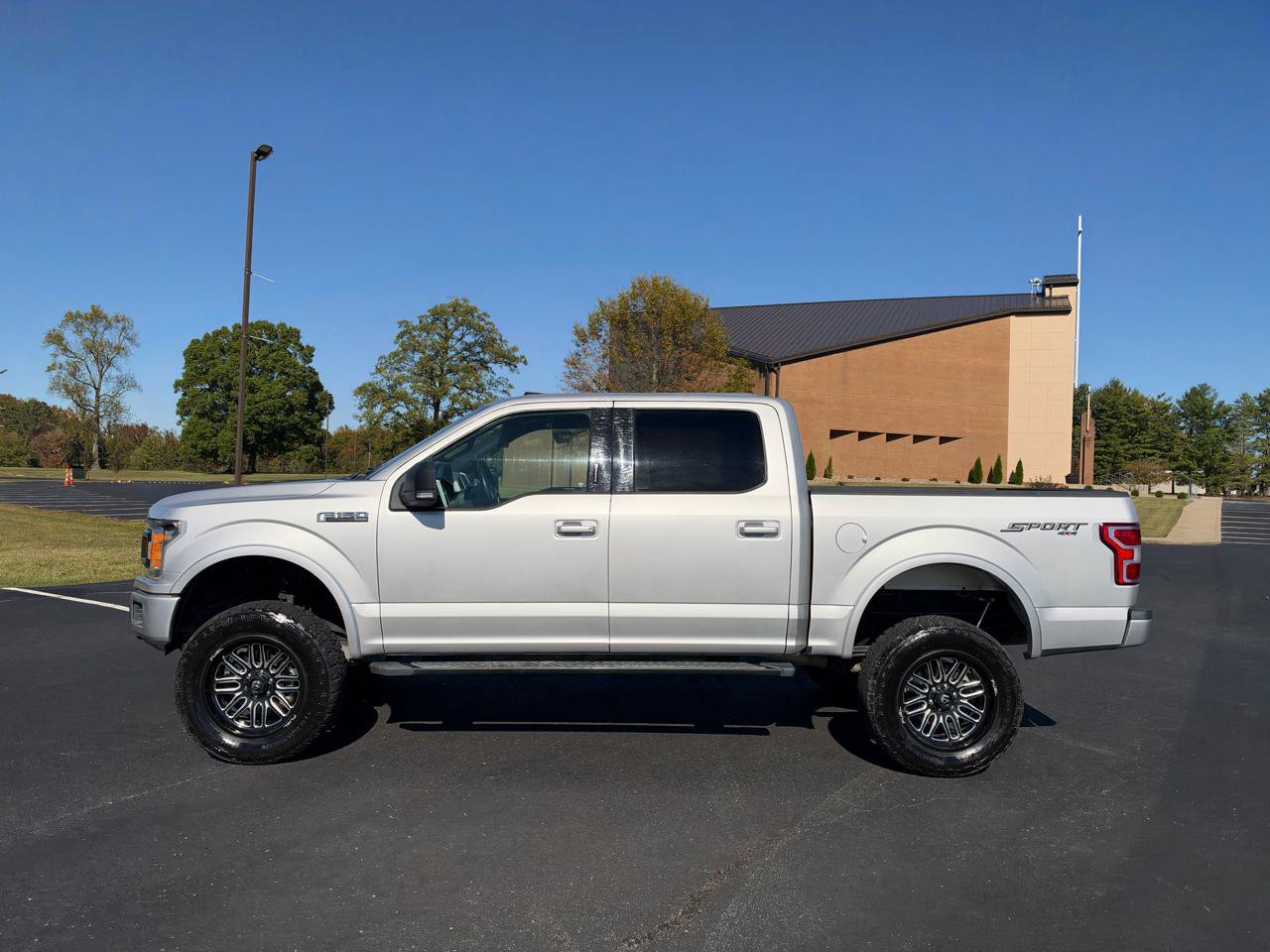 Used 2018 Ford F150 XLT w/ Equipment Group 302A Luxury AWD/4WD image 2