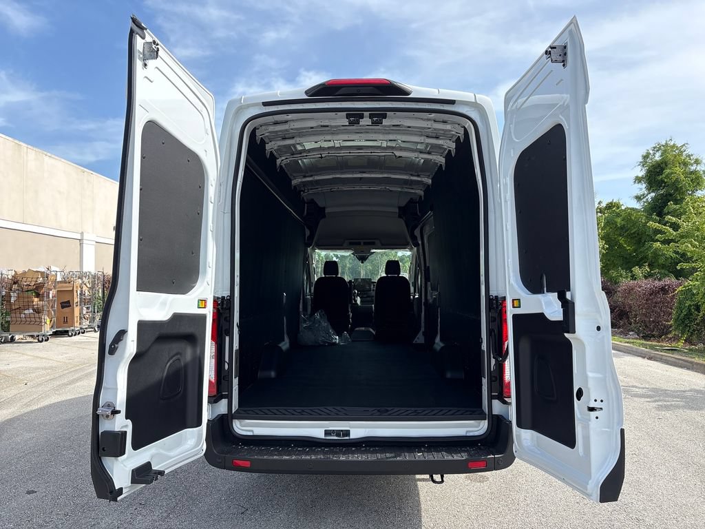 New 2026 Ford Transit 250 148 High Roof Extended w/ Load Area Protection Package RWD image 9