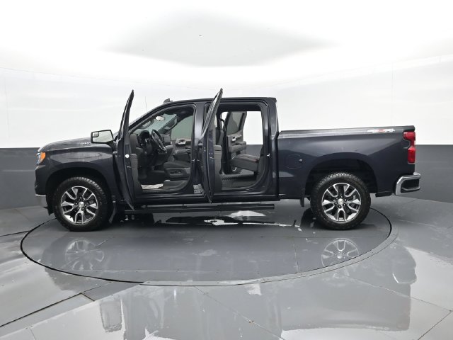 Used 2024 Chevrolet Silverado 1500 LT AWD/4WD image 30